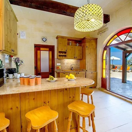 בית כפרי Ta Gananz Għarb