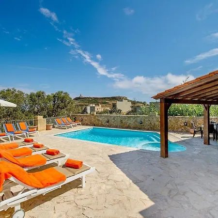 בית כפרי Ta Gananz