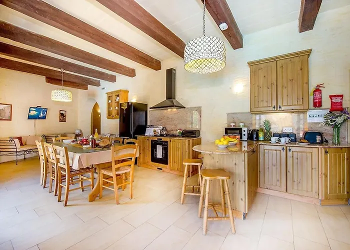 Ta Gananz Landhaus Għarb