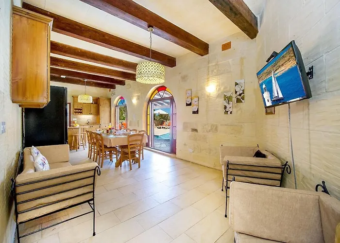 Ta Gananz Landhaus Għarb